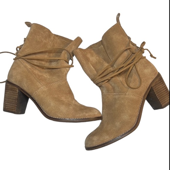 Toms Shoes - HP 🎉| TOMS | Mila Tan Suede Ankle Boots with Tie Detail